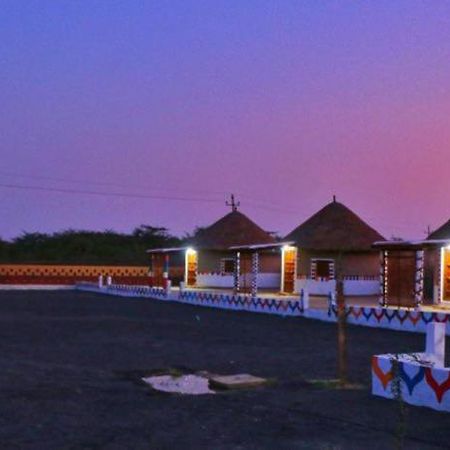 Banni Village Resort - Rann Of Kutch Bherandiala Exterior photo