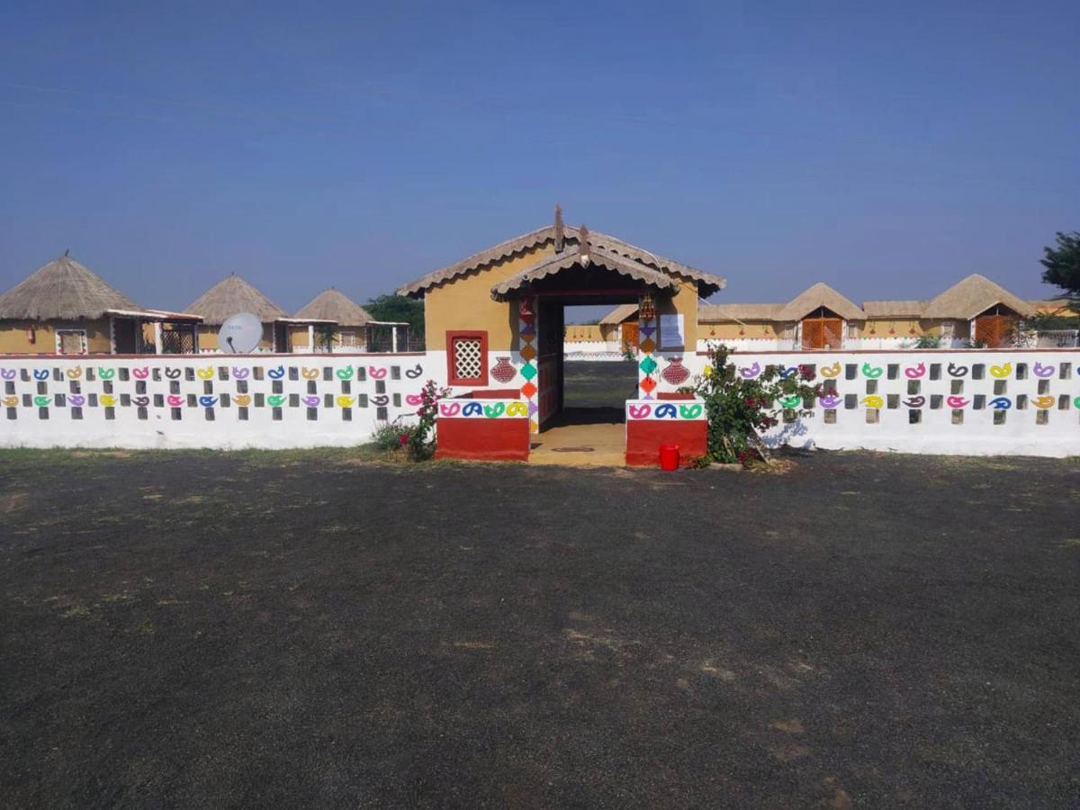 Banni Village Resort - Rann Of Kutch Bherandiala Exterior photo