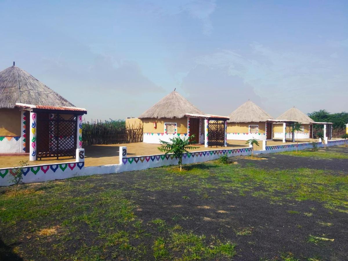 Banni Village Resort - Rann Of Kutch Bherandiala Exterior photo