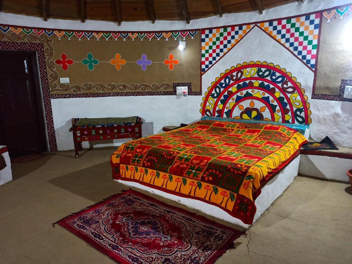 Banni Village Resort - Rann Of Kutch Bherandiala Exterior photo