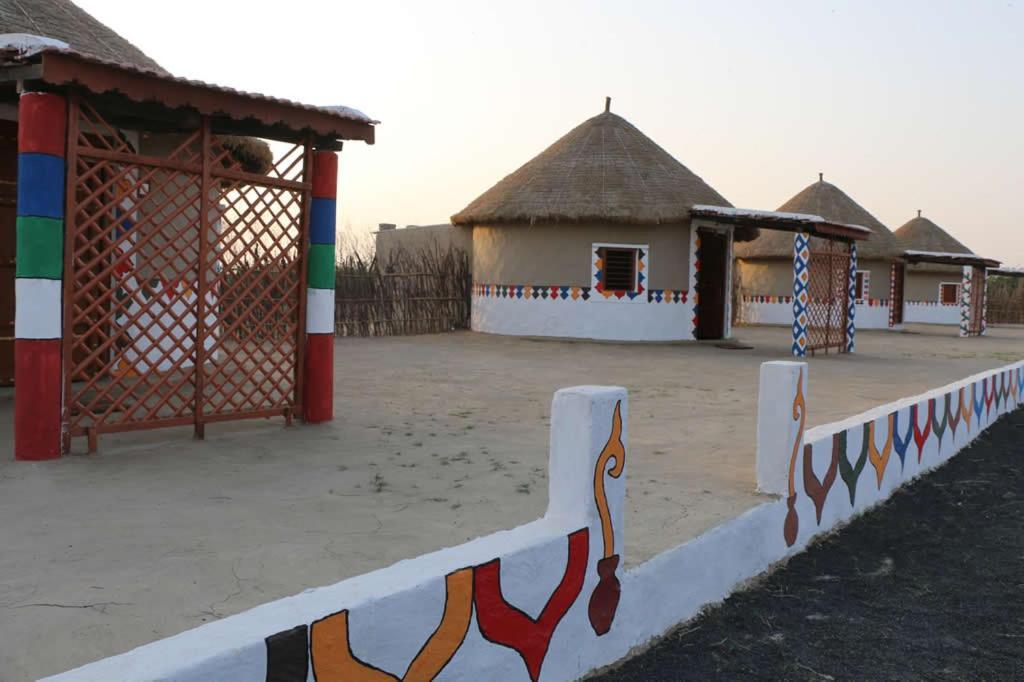 Banni Village Resort - Rann Of Kutch Bherandiala Exterior photo