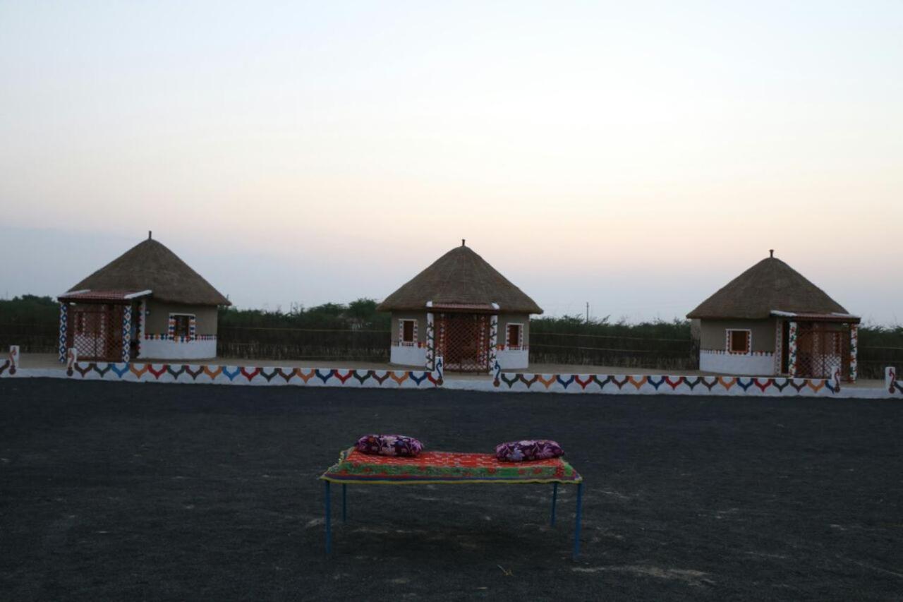 Banni Village Resort - Rann Of Kutch Bherandiala Exterior photo