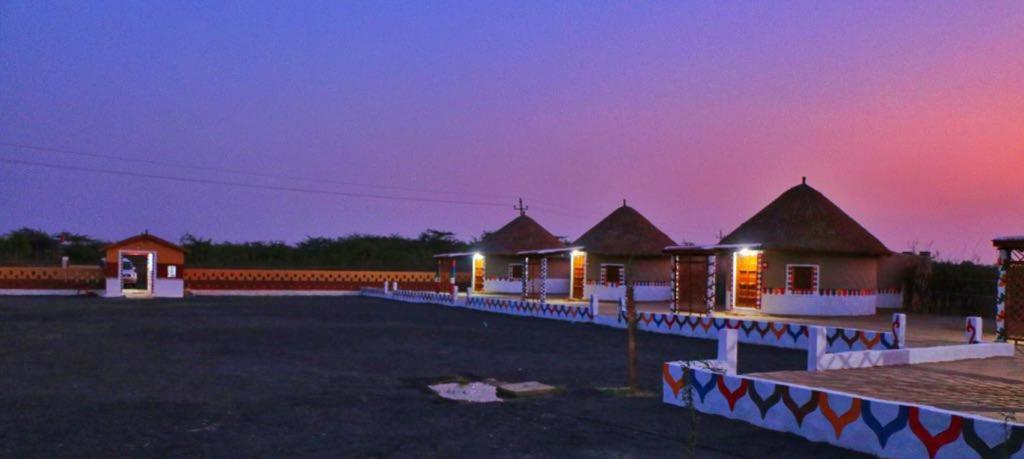 Banni Village Resort - Rann Of Kutch Bherandiala Exterior photo